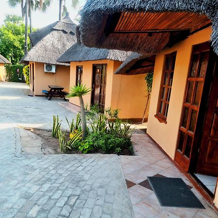 Maya Bnb Nata Luaran gambar